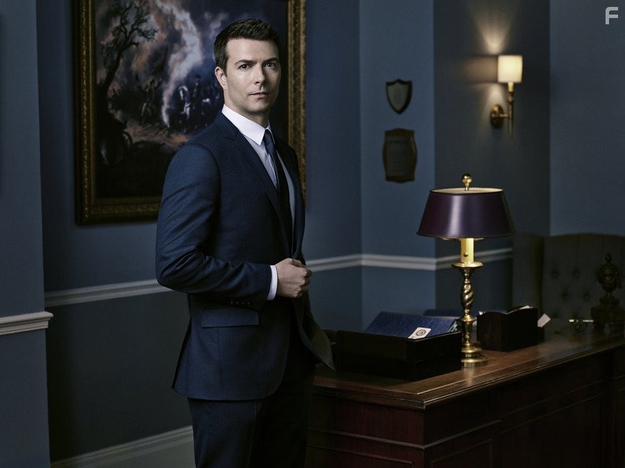 Noah Bean in 12 oбезьян (2015)