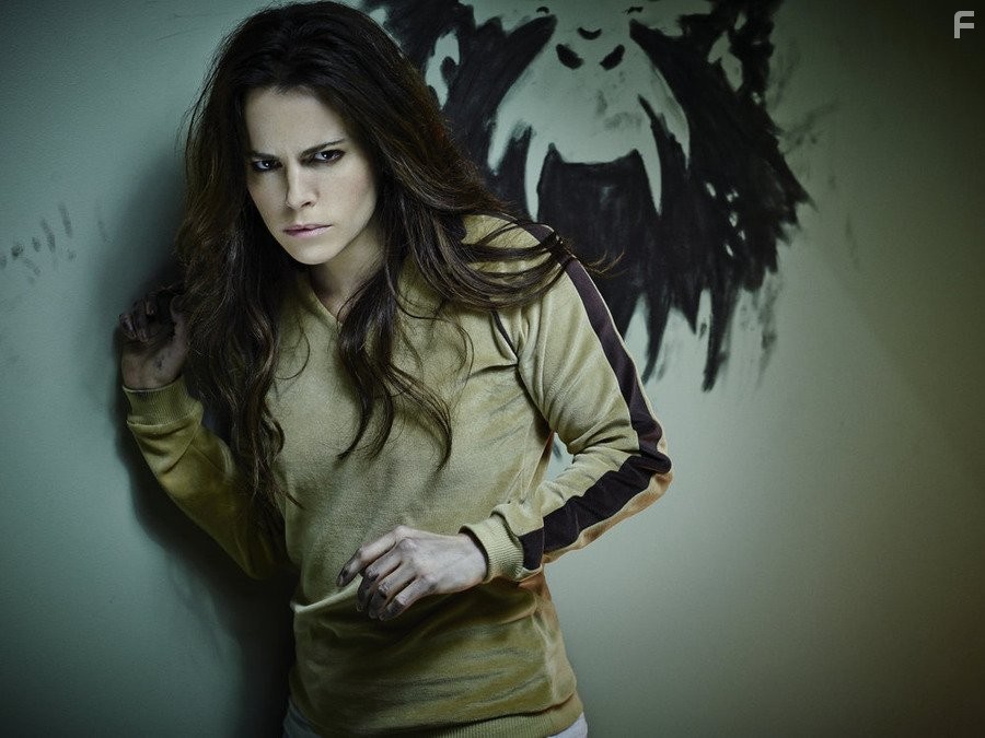 Emily Hampshire in 12 oбезьян (2015)