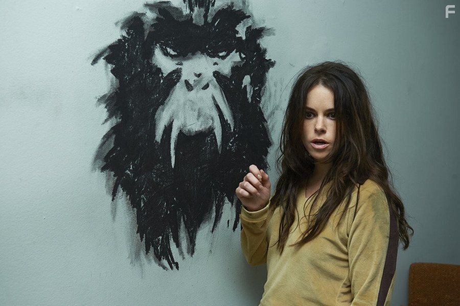 Emily Hampshire in 12 oбезьян (2015)