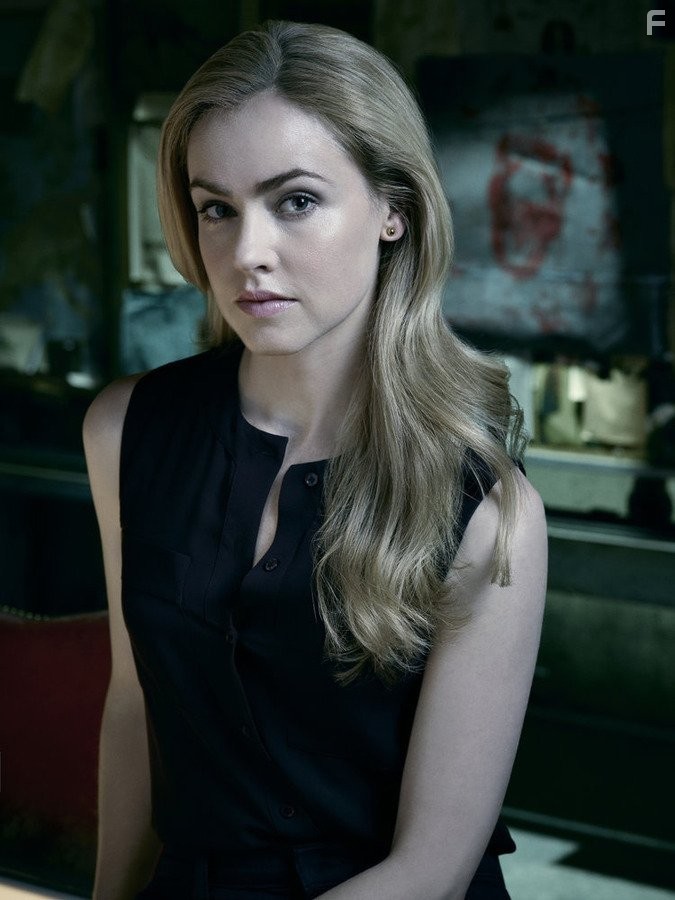 Amanda Schull in 12 oбезьян (2015)