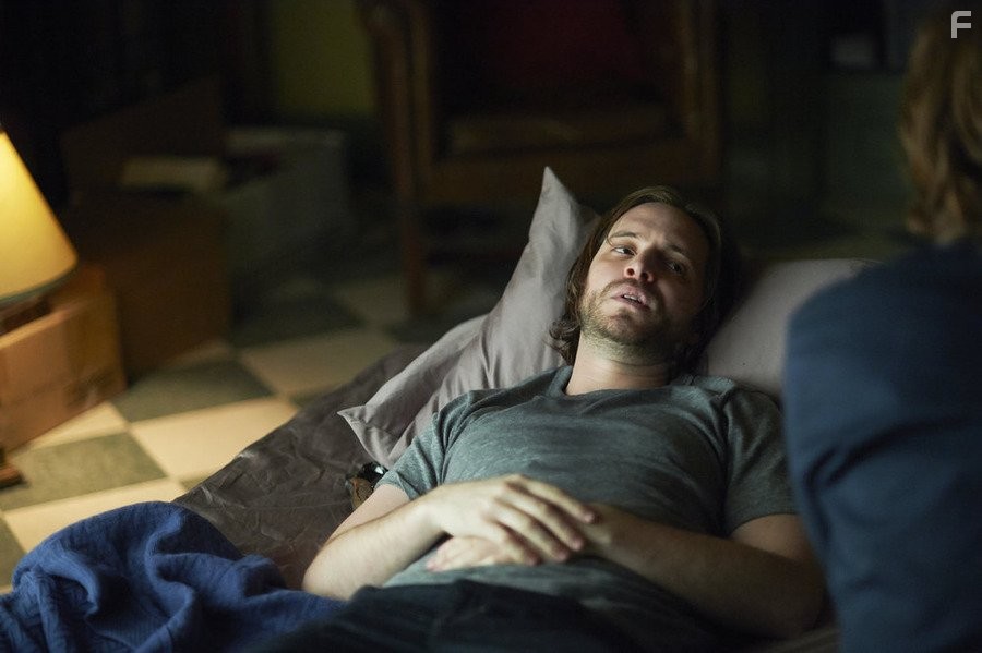 Aaron Stanford in 12 oбезьян (2015)