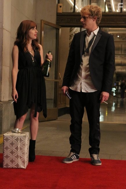 Chris Geere and Aya Cash in Ты - воплощение порока (2014)