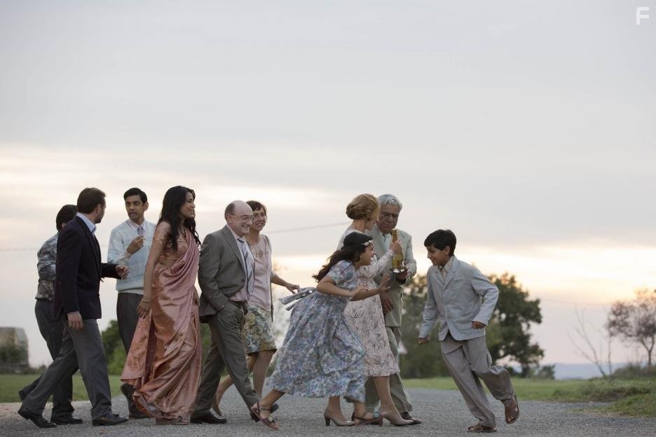 Helen Mirren, Michel Blanc, Om Puri, Amit Shah, and Farzana Dua Elahe in Пряности и страсти (2014)