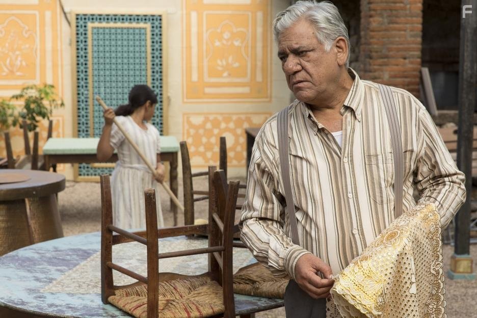 Om Puri in Пряности и страсти (2014)