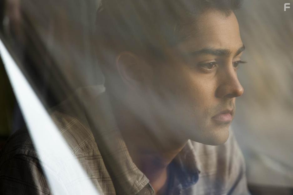 Manish Dayal in Пряности и страсти (2014)