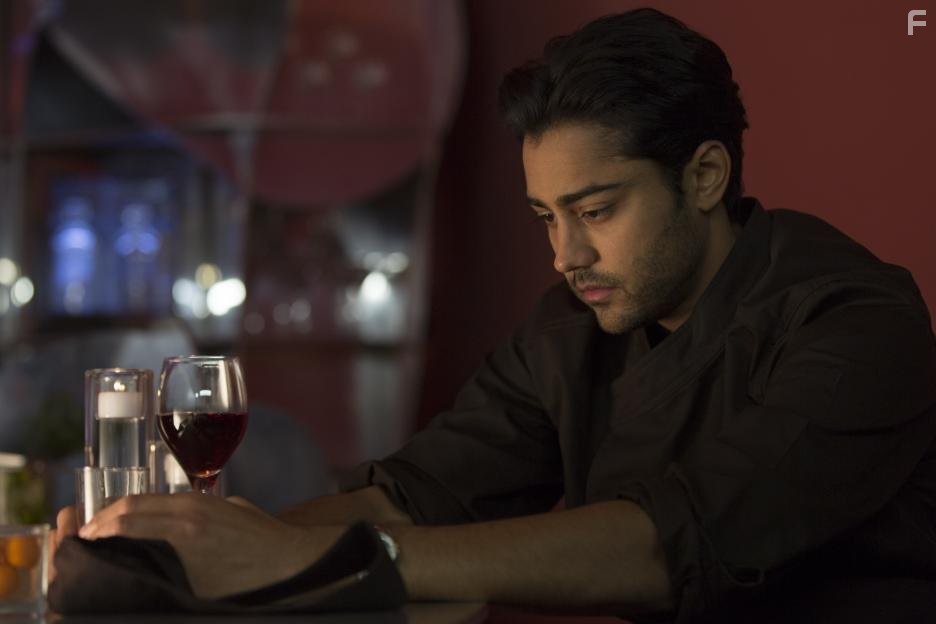 Manish Dayal in Пряности и страсти (2014)