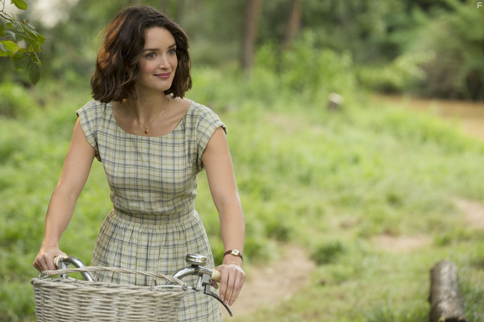 Charlotte Le Bon in Пряности и страсти (2014)