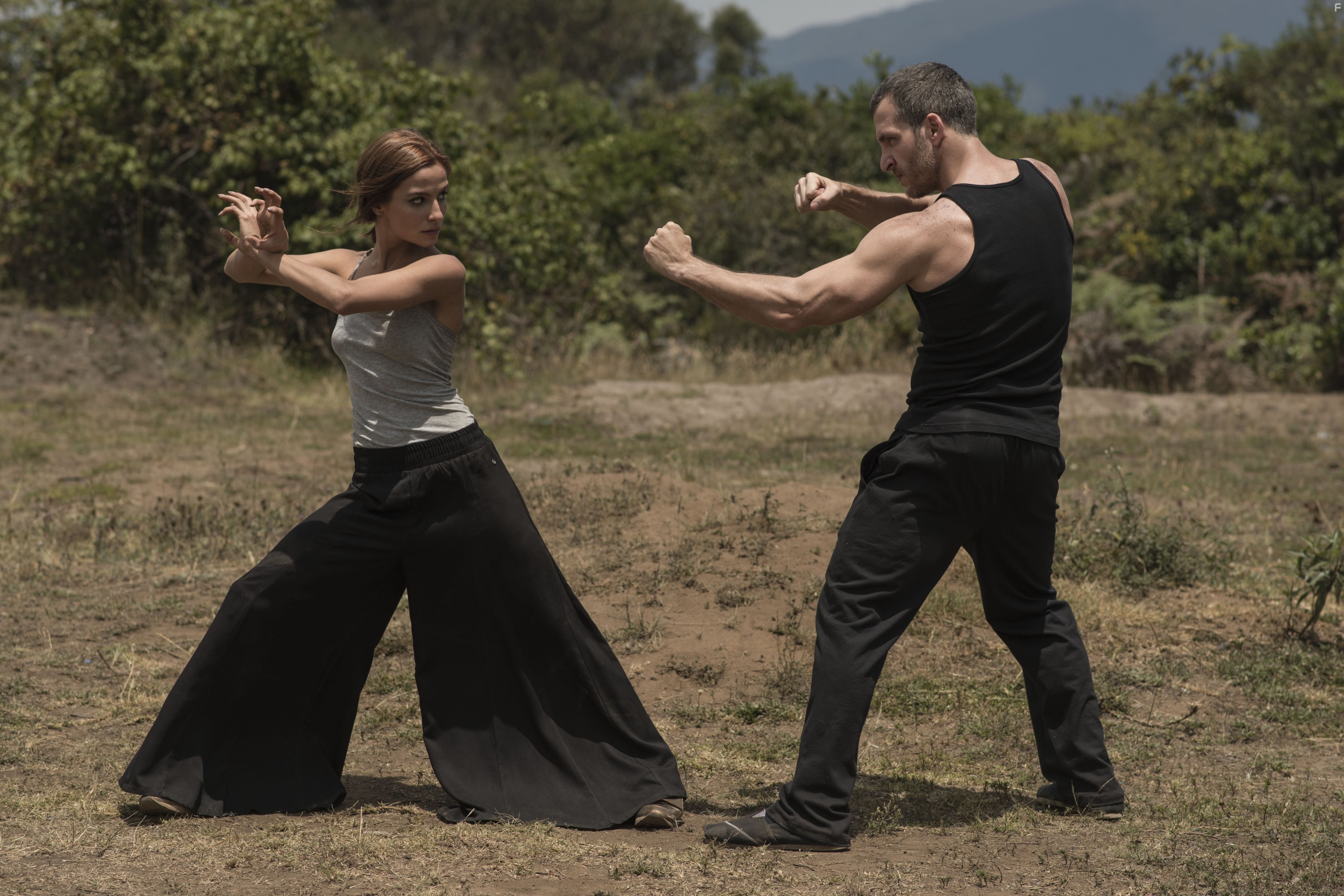 Albi De Abreu and Brenda Asnicar in Cumbia Ninja (2013)