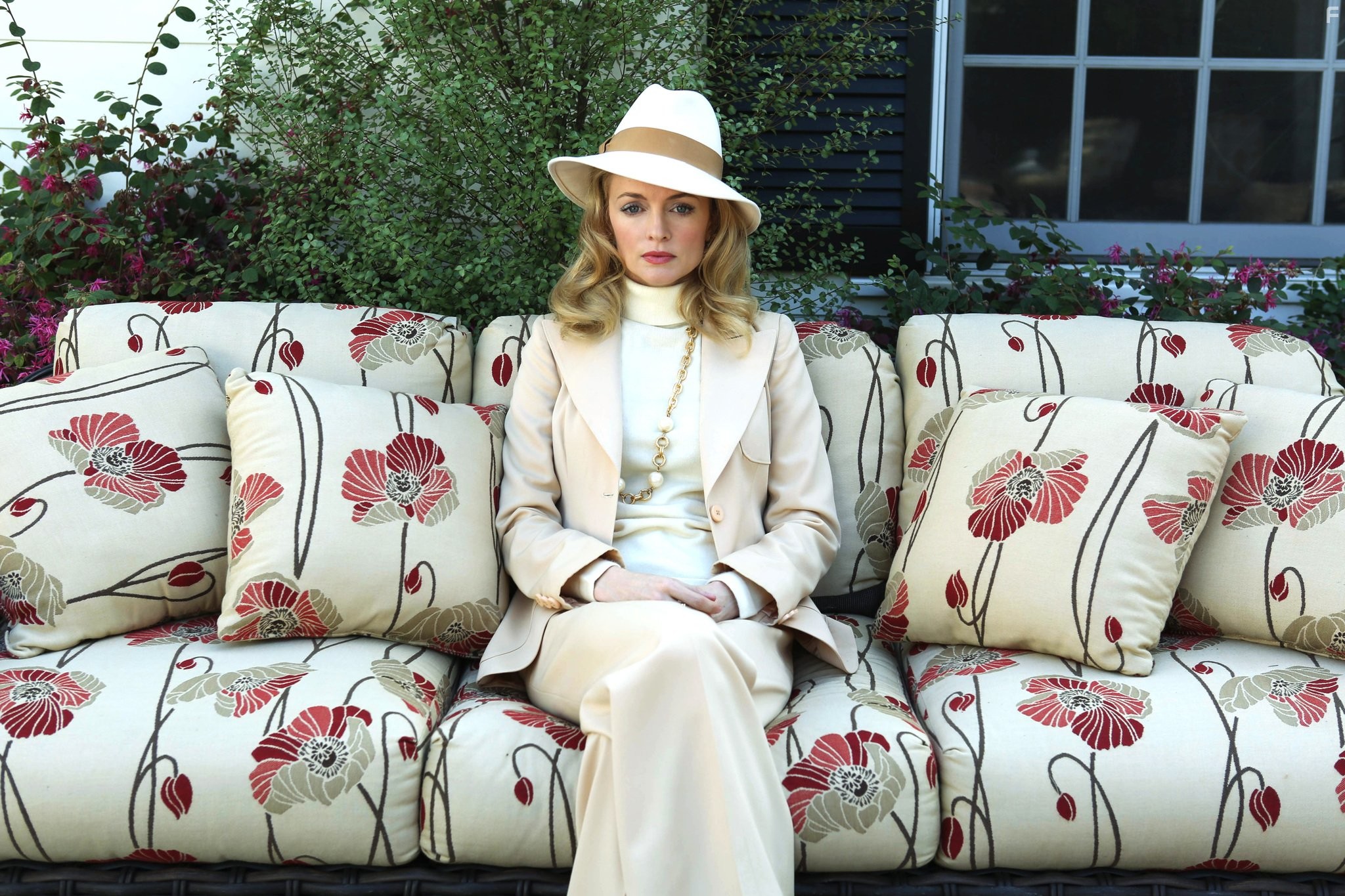 Heather Graham in Лепестки на ветру (2014)