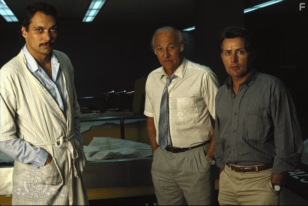 Martin Sheen, Jimmy Smits, and Robert Loggia in Верующие (1987)