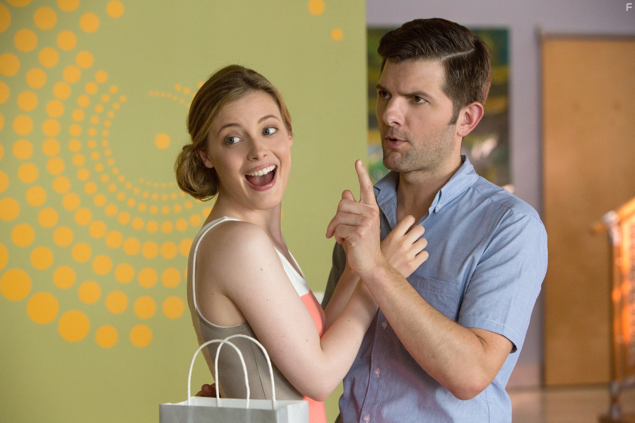 Adam Scott and Gillian Jacobs in Машина времени в джакузи 2 (2015)