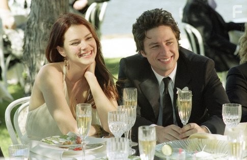 Jacinda Barrett and Zach Braff in Прощальный поцелуй (2006)