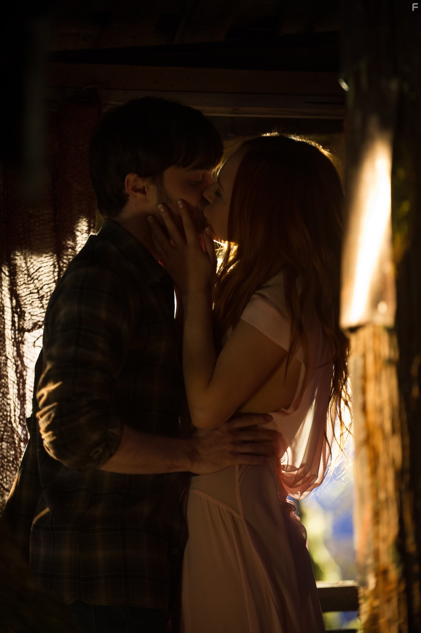 Daniel Radcliffe and Juno Temple in Рога (2013)