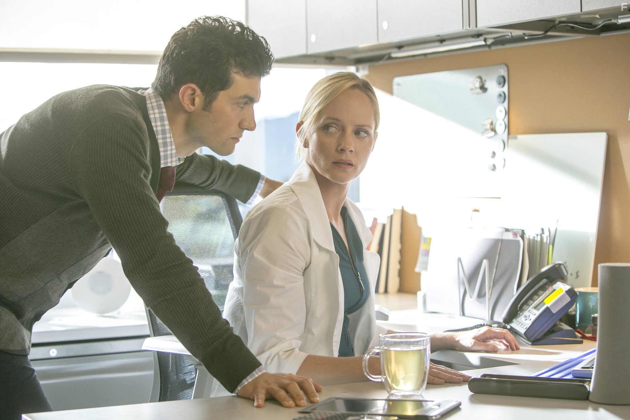 Marley Shelton and David Alpay in Лотерея (2014)
