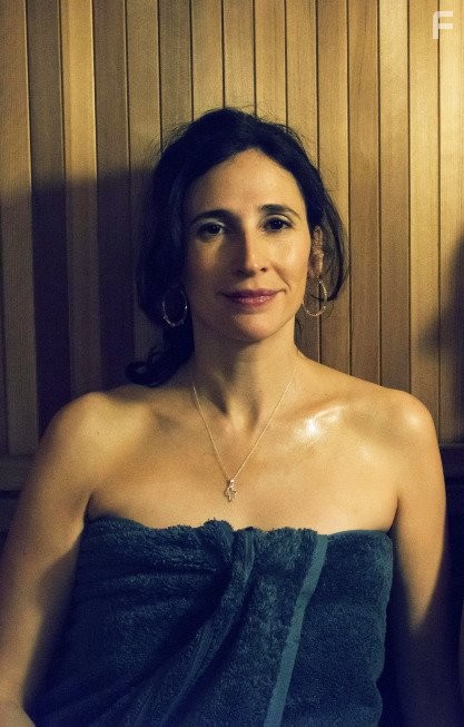 Michaela Watkins in В браке (2014)