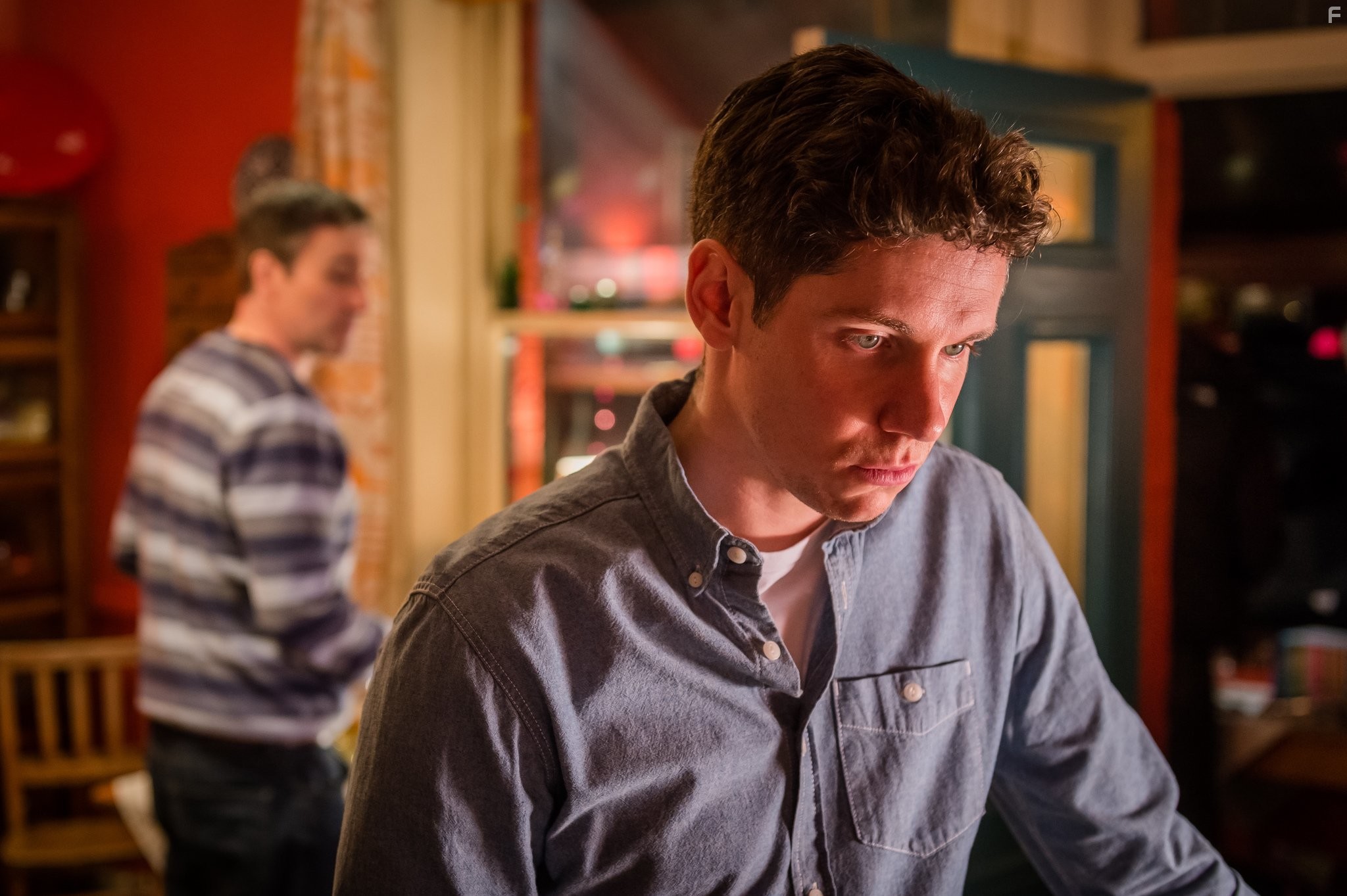 Karl Davies and Derek Riddell in Счастливая долина (2014)