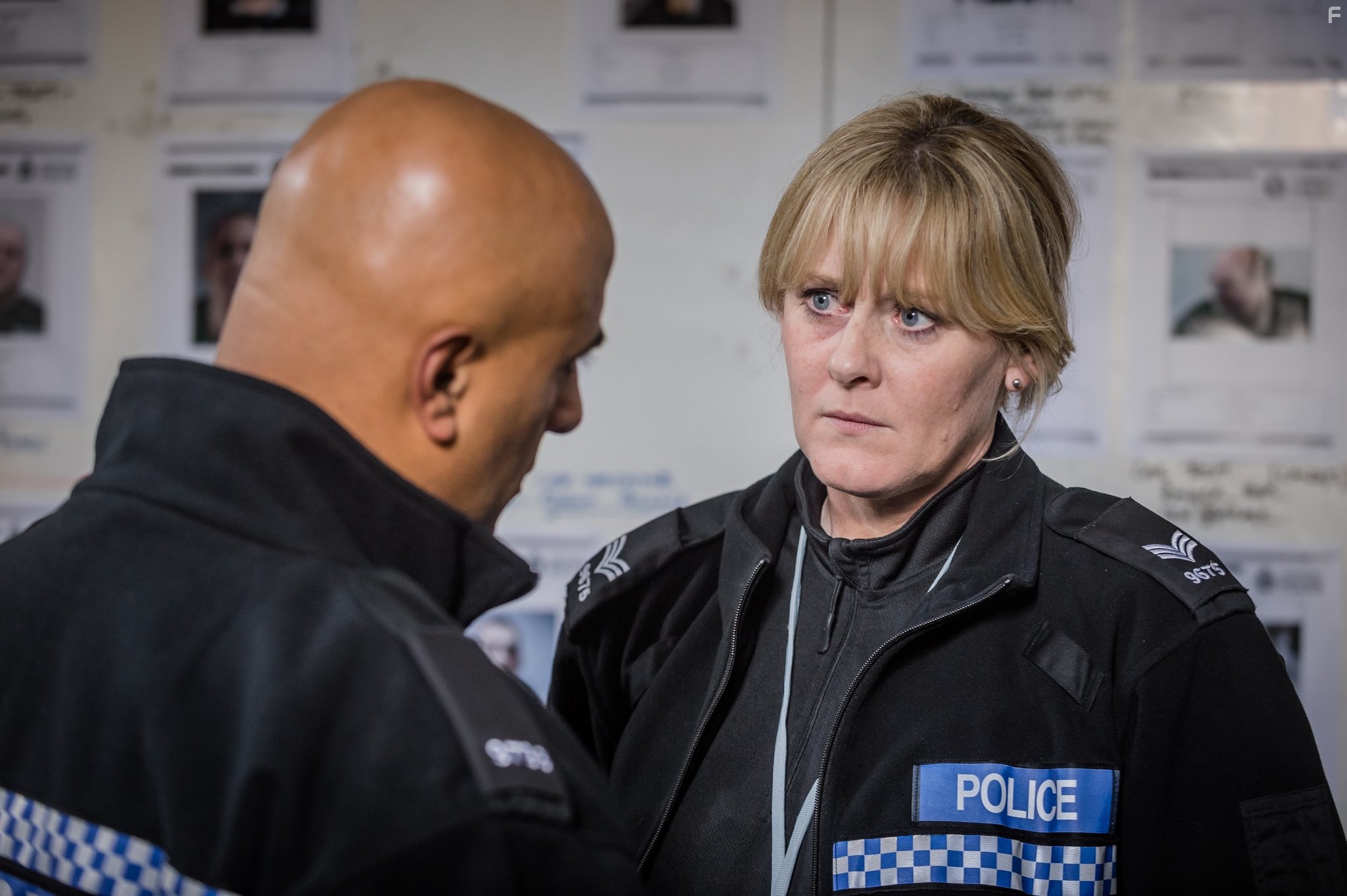 Sarah Lancashire and Amer Nazir in Счастливая долина (2014)