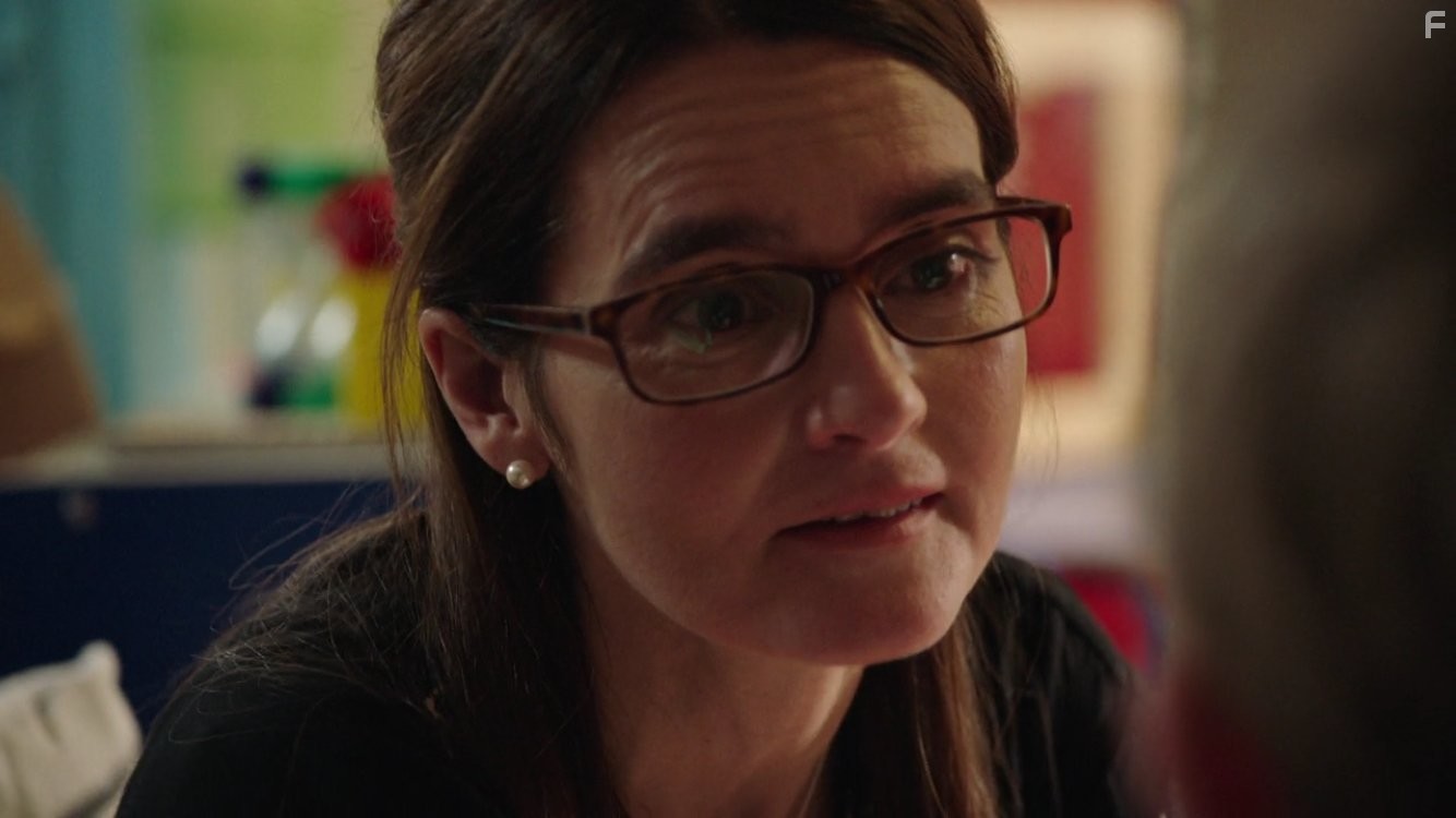 Shirley Henderson in Счастливая долина (2014)