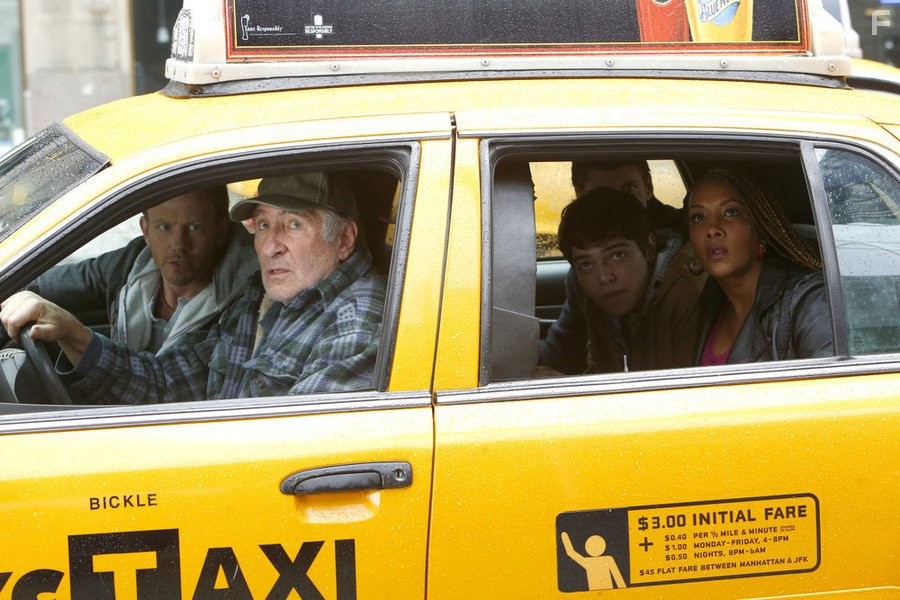 Vivica A. Fox, Ian Ziering, and Dante Palminteri in Акулий торнадо 2 (2014)