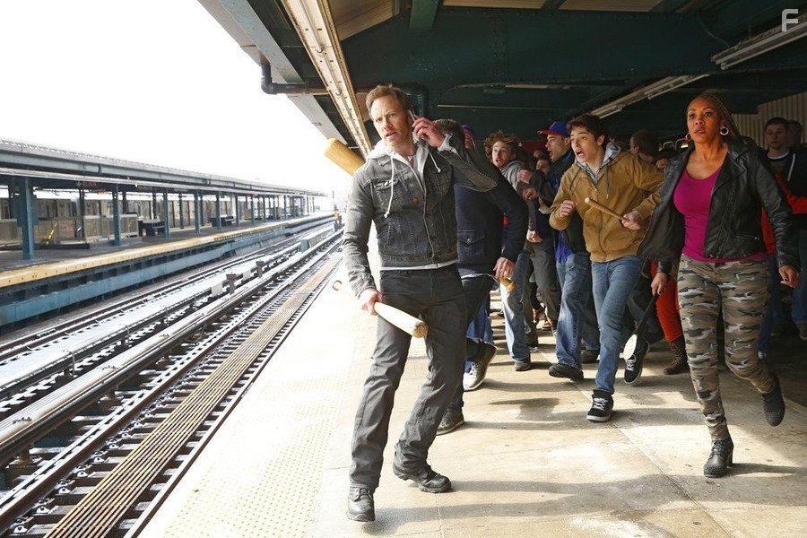 Vivica A. Fox, Ian Ziering, and Dante Palminteri in Акулий торнадо 2 (2014)