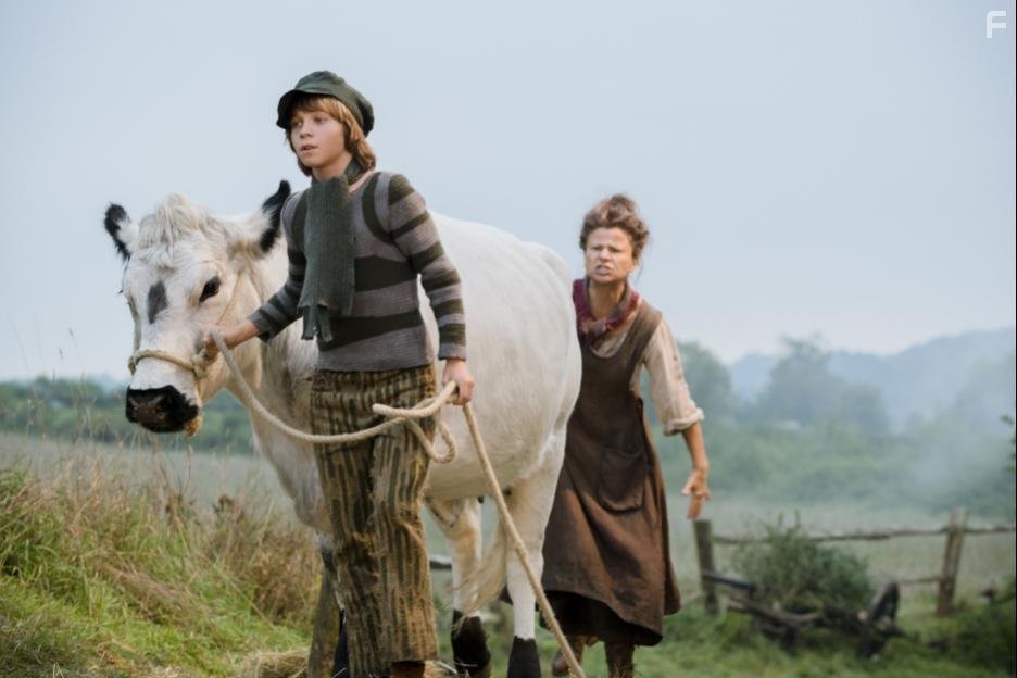 Tracey Ullman and Daniel Huttlestone in Чем Дальше в лес (2014)
