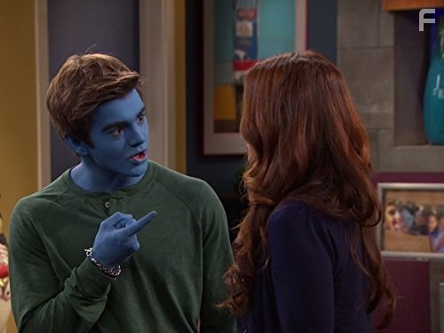 Грозная семейка (2013)