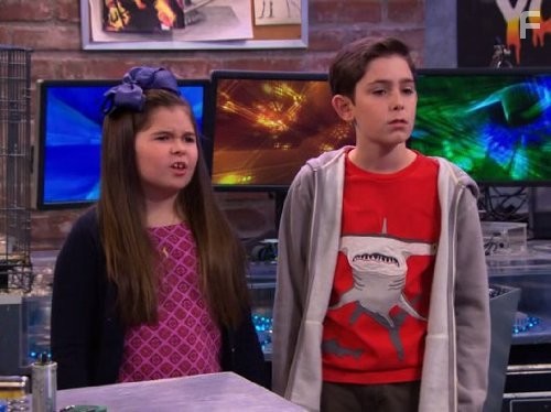 Грозная семейка (2013)