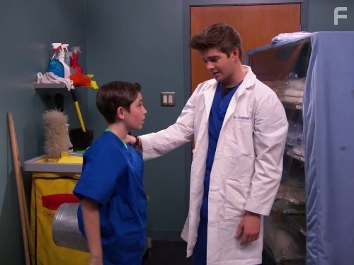 Грозная семейка (2013)