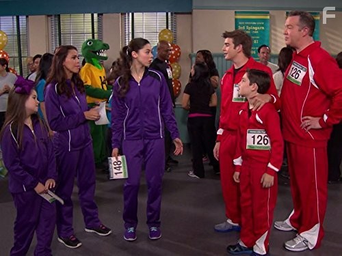 Грозная семейка (2013)