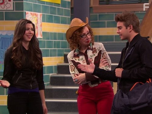 Грозная семейка (2013)