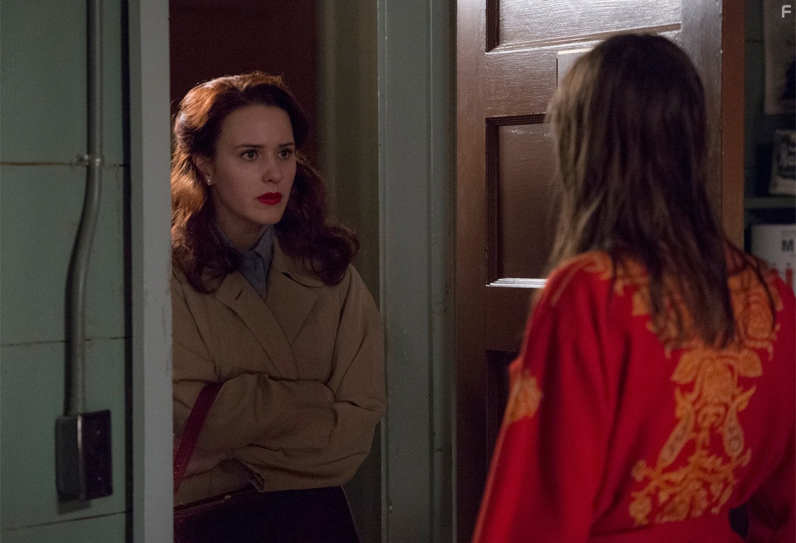 Katja Herbers and Rachel Brosnahan in Манхэттен (2014)