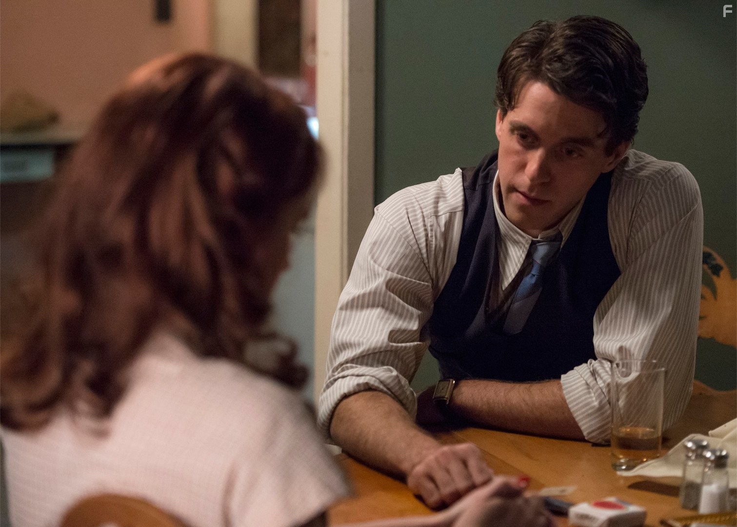 Ashley Zukerman in Манхэттен (2014)