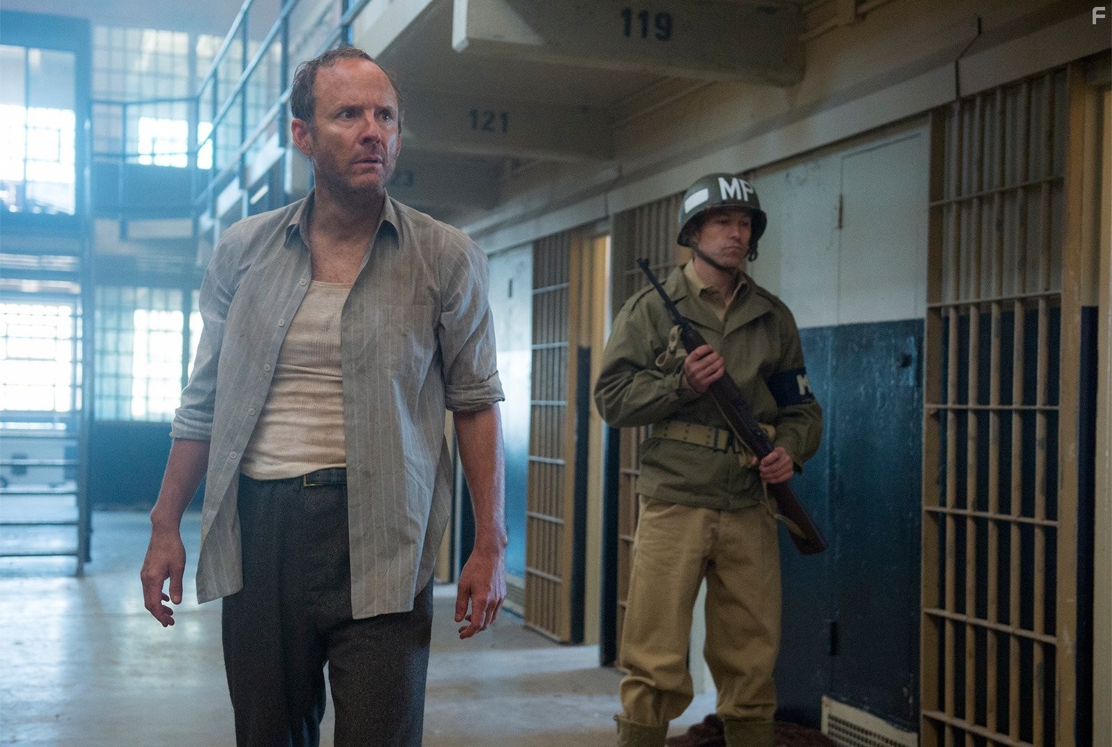 John Benjamin Hickey in Манхэттен (2014)