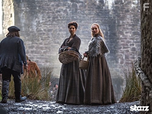 Lotte Verbeek and Caitriona Balfe in Чужестранка (2014)