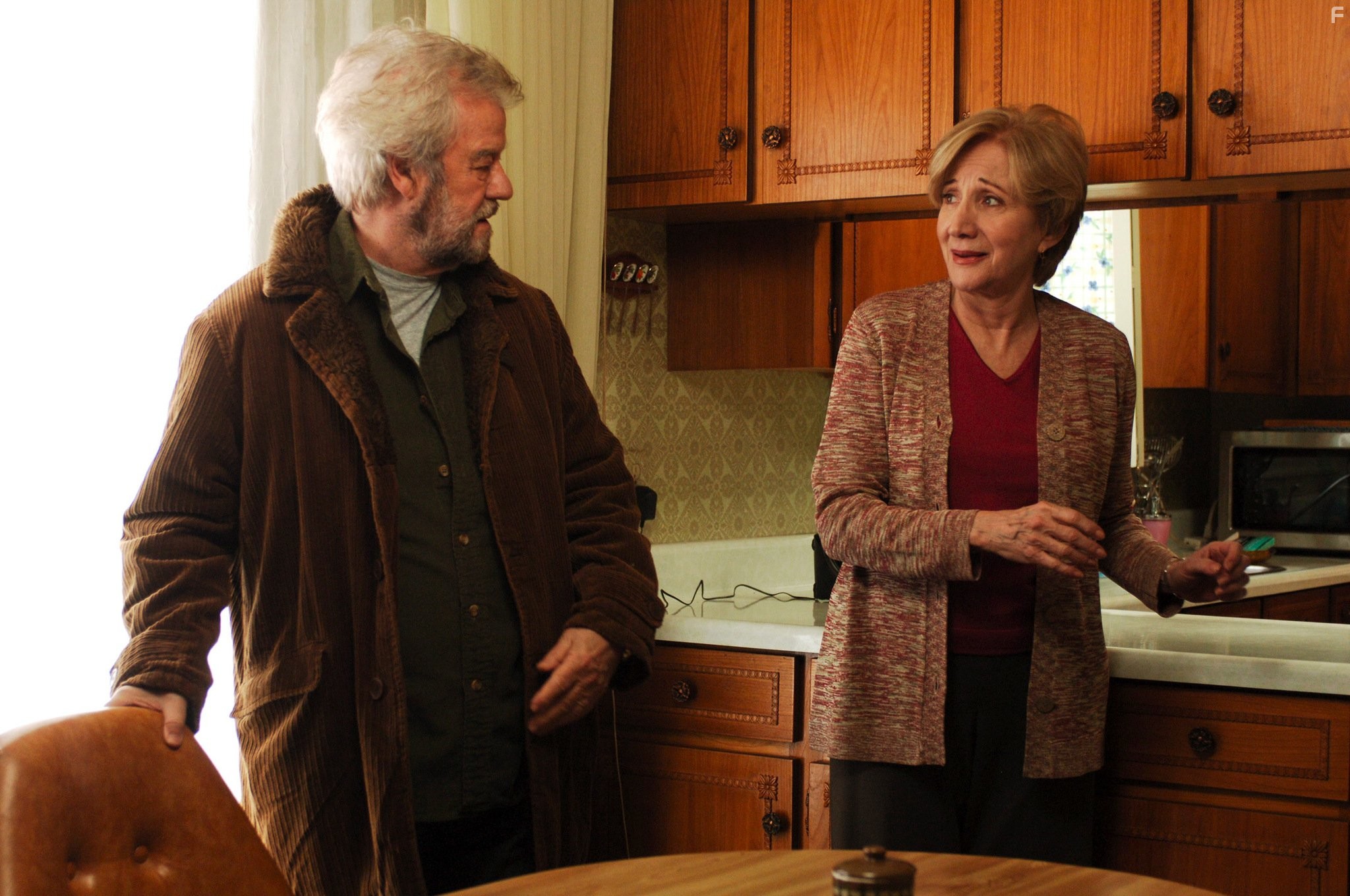 Olympia Dukakis and Gordon Pinsent in Bдaли от нее (2006)