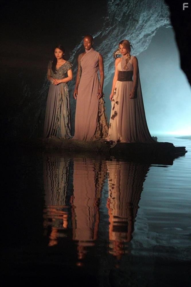 Florence Kasumba, Mai Duong Kieu, and Stephanie Buddenbrock in Квест (2014)