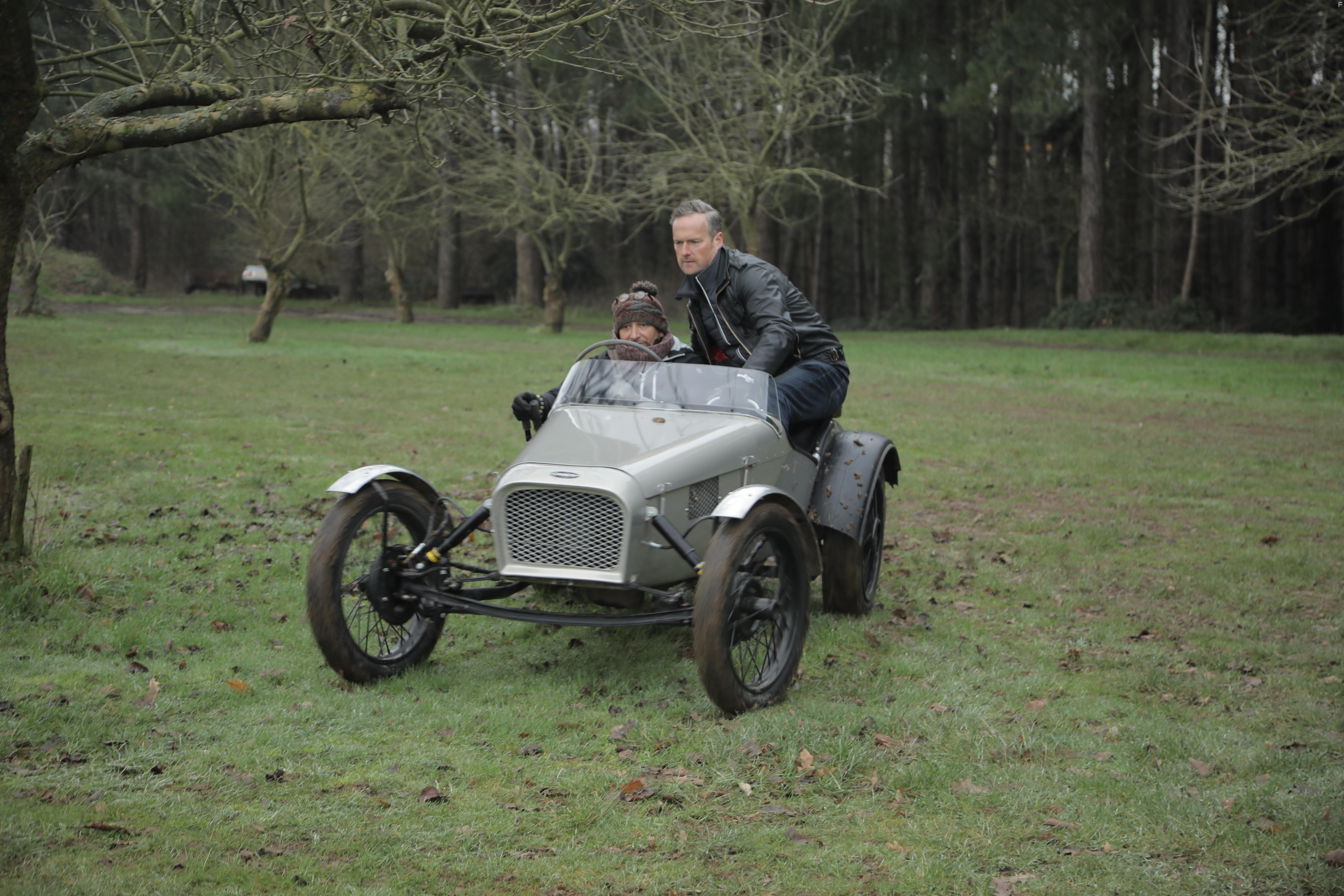 Tim Shaw and Fuzz Townshend in Car S.O.S.: Cannon Goldfinger (2020)