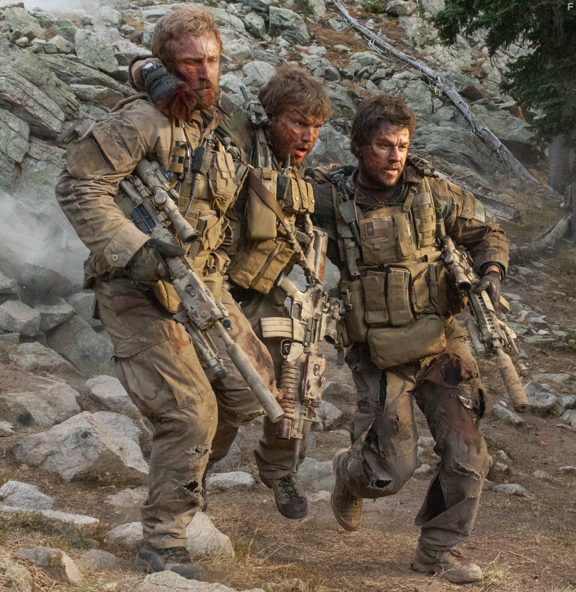 Mark Wahlberg, Ben Foster, and Emile Hirsch in Уцелевший (2013)