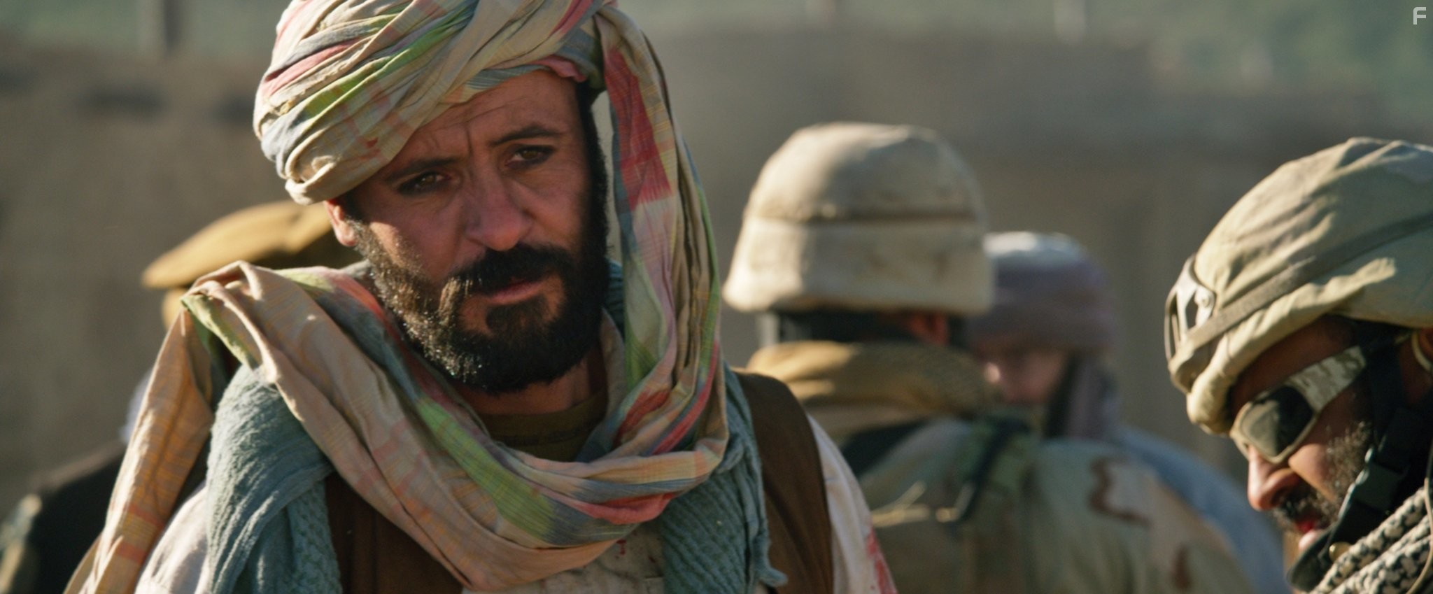 Ali Suliman in Уцелевший (2013)