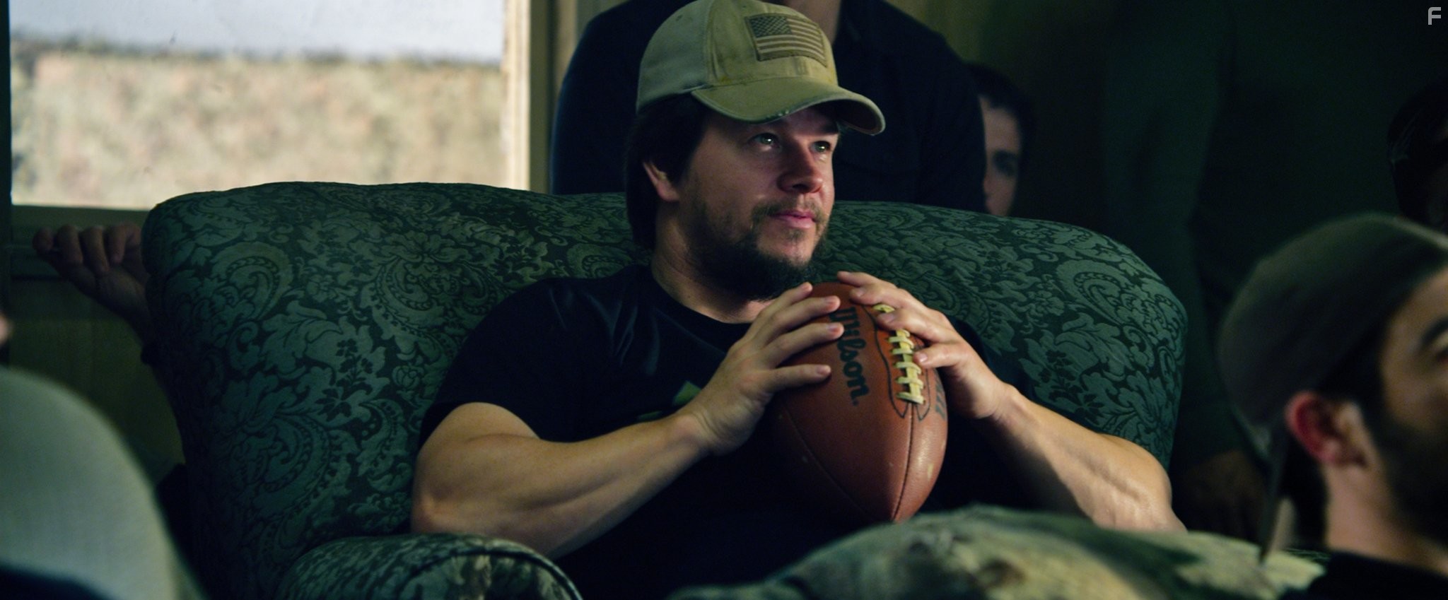 Mark Wahlberg in Уцелевший (2013)