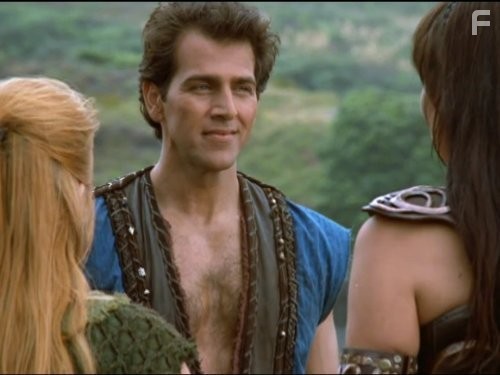 Lucy Lawless, Ren?e O'Connor, and Steve Farac Ciprian in Зена - королева воинов (1995)