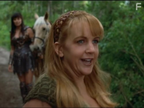 Lucy Lawless and Ren?e O'Connor in Зена - королева воинов (1995)