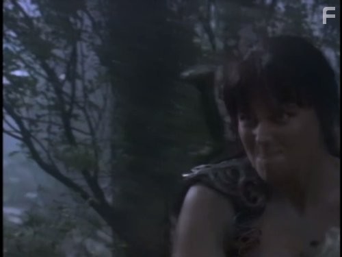 Lucy Lawless and Ren?e O'Connor in Зена - королева воинов (1995)