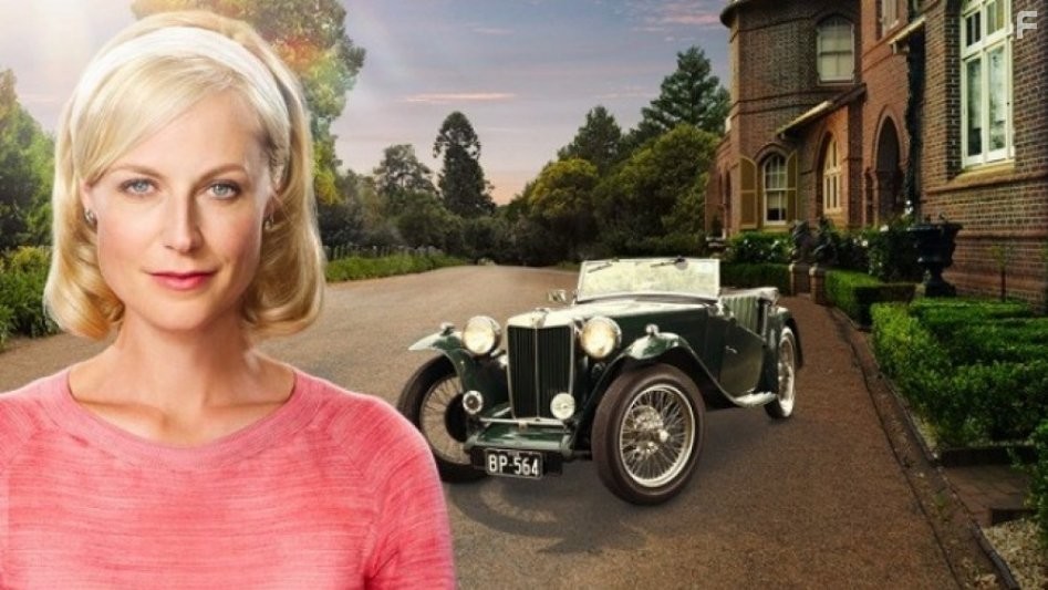 Marta Dusseldorp in Место, что домом зовётся (2013)