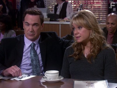 Megyn Price and Patrick Warburton in Правила совместной жизни (2007)