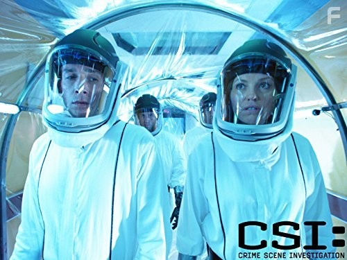 Jorja Fox and Eric Szmanda in C.S.I. Место преступления (2000)