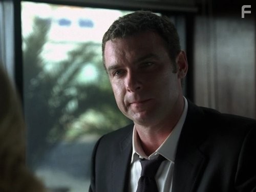 Liev Schreiber in C.S.I. Место преступления (2000)