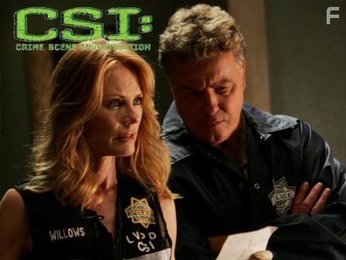 Marg Helgenberger and William Petersen in C.S.I. Место преступления (2000)