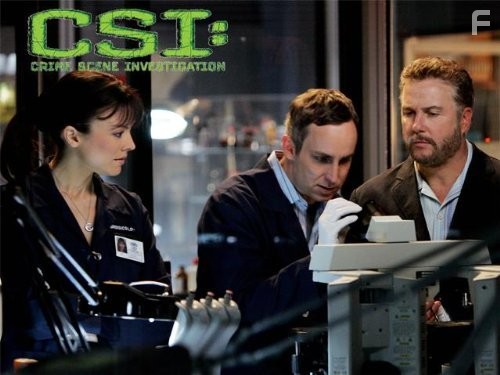 Wallace Langham, William Petersen, and Liz Vassey in C.S.I. Место преступления (2000)