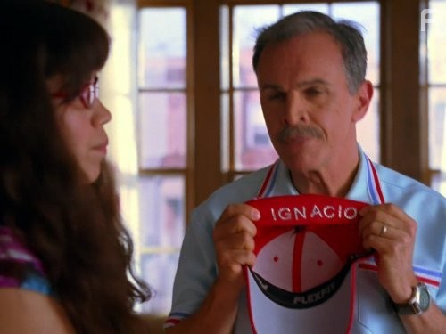 Tony Plana and America Ferrera in Дурнушка (2006)